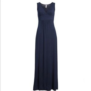 LOVEAPPELLA Solid Maxi Dress In Midnight